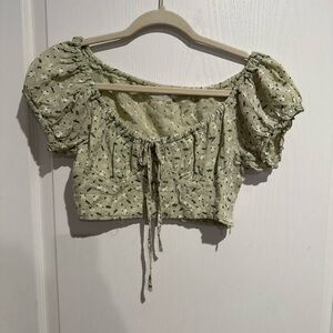 Floral Puff Sleeve Crop Top in Light Green